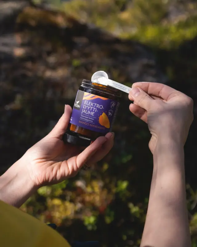 Mitkä Foodinin tuotteet ovat Jaakko Halmetojan kevätsuosikit? ☀️ Kevät on uudistumisen aikaa niin luonnossa kuin kehossamme. Poimi Jaakon lempparituotteet talteen ja ota kevät vastaan kepeämmin!

💚 Viherjauheet - Voivat tukea aineenvaihduntaa, energiantuotantoa ja hapenkuljetusta. Lisää smoothien, veden tai kookosveden sekaan!

💧 Elektrolyyttijauheet ja Sparklit - Keväällä keho kaipaa tehonesteytystä. Elektrolyytit kannattaa pitää mielessä erityisesti urheilun, saunomisen ja kiirepäivän lomassa.

✨ Kurkuma - voi tarjota luonnollista apua tulehdusten rauhoittamiseen ja siitepölyoireiden keskelle. Oletko jo kokeillut kurkumalattea?

🥥 Kookosmaito - Anti-allergeeninen, vatsaystävällinen ja täydellinen kurkumalaten kaveri. Herkullinen lisä kokkailuihin, smoothieen ja leivontaan.

🌿 Nokkonen & Reishi - Luonnon omat antihistamiinit voivat tasapainottaa siitepölyallergian oireita. Tänä keväänä luvassa on kuulemma vuosikymmenen pahimmat pölyt!

Psst! Vielä tänään ehdit hyödyntää verkkokaupan kokovalikoima-alen, klikkaa itsesi ostoksille profiilin linkistä! 🙌

#foodin #kevät